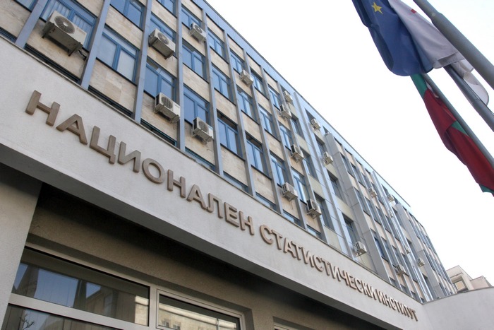 През четвъртото тримесечие на 2021 г средната месечна работна заплата